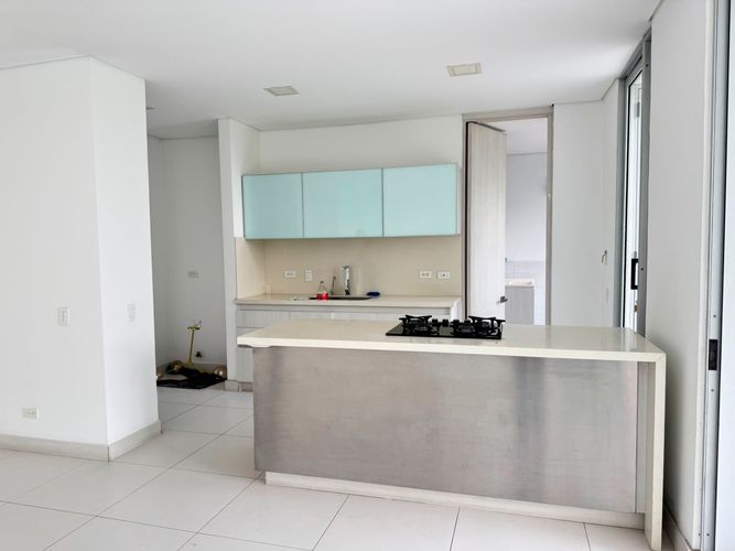 Apartamento de 3 alcobas en arriendo en El Poblado, Medellín, 192 m² · foto 7 de 17
