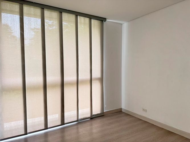 Apartamento de 3 alcobas en arriendo en El Poblado, Medellín, 192 m² · foto 10 de 17