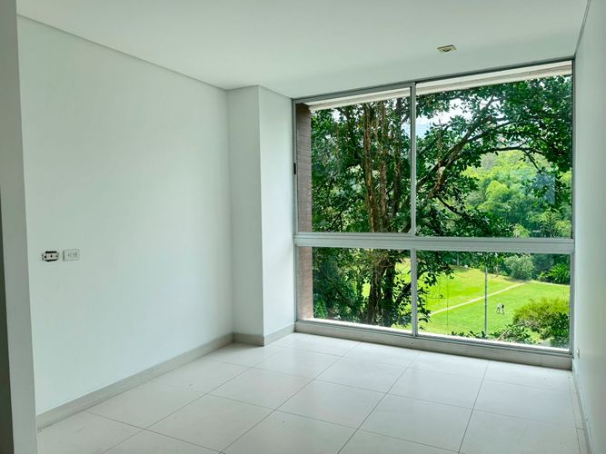 Apartamento de 3 alcobas en arriendo en El Poblado, Medellín, 192 m² · foto 13 de 17