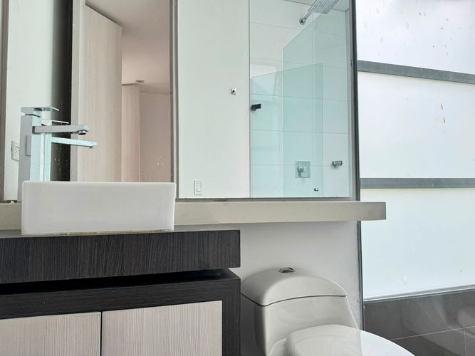 Apartamento de 3 alcobas en arriendo en El Poblado, Medellín, 192 m² · foto 17 de 17