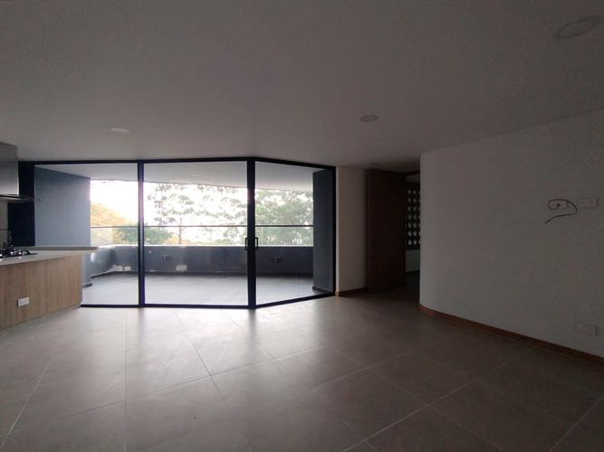 Apartamento de 3 alcobas en arriendo en El Poblado, Medellín, 102 m² · foto 2 de 13