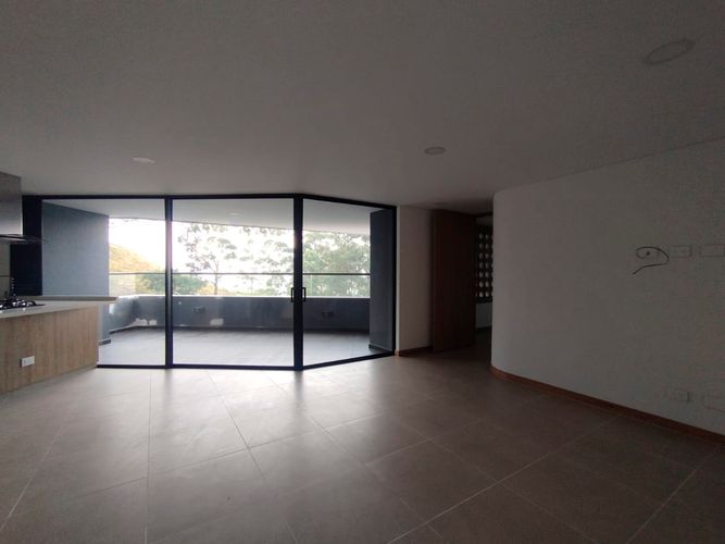 Apartamento de 3 alcobas en arriendo en El Poblado, Medellín, 102 m² · foto 4 de 13