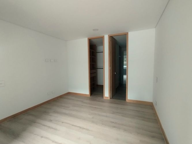 Apartamento de 3 alcobas en arriendo en El Poblado, Medellín, 102 m² · foto 8 de 13