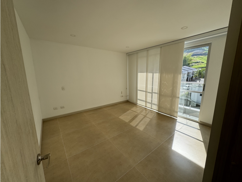 Apartamento en venta en Pinares, Pereira · foto 5 de 19
