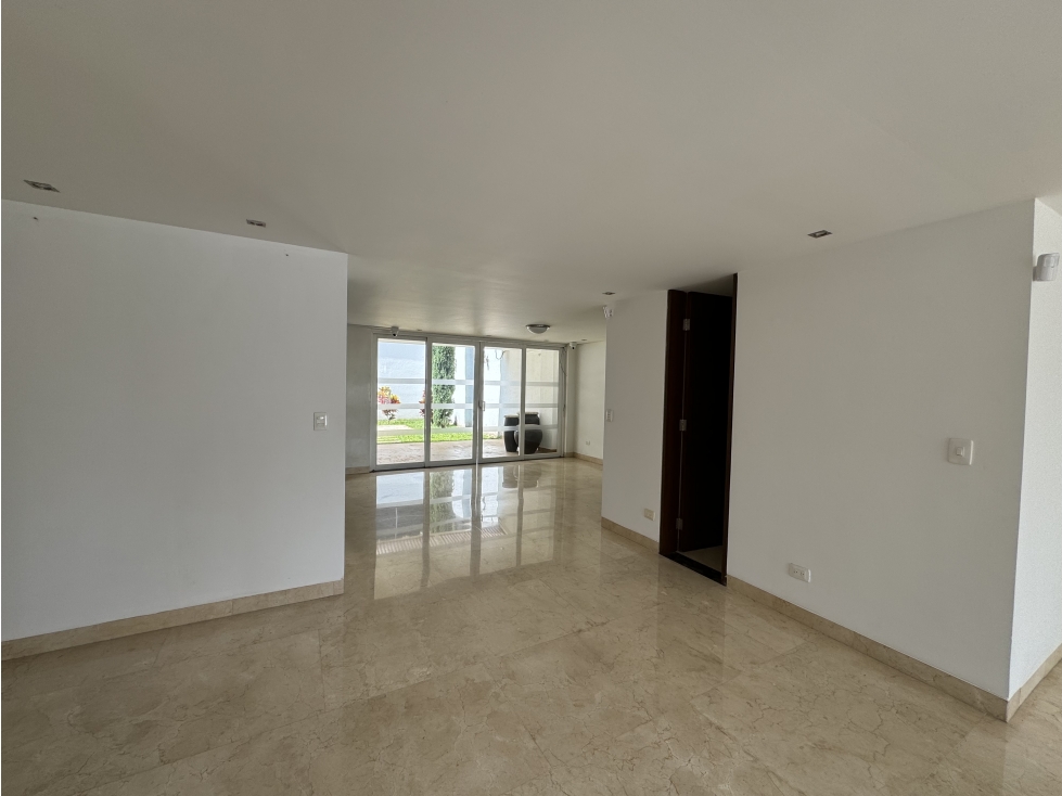 Casa en venta en Cambulos, Pereira · foto 4 de 22
