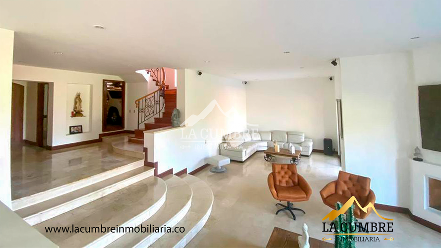Casa de 4 alcobas en venta en El Poblado, Medellín, 378 m² · foto 3 de 12