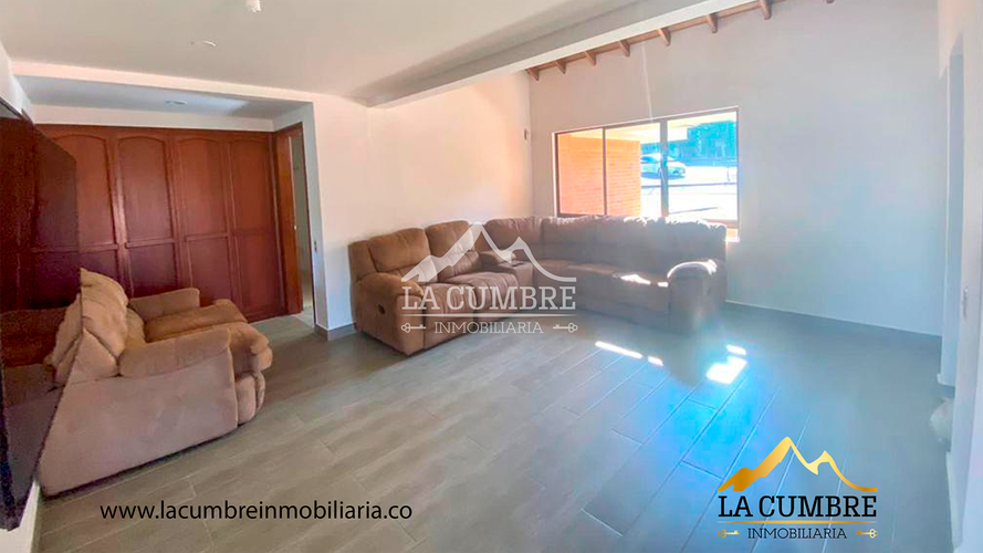 Casa de 4 alcobas en venta en El Poblado, Medellín, 378 m² · foto 9 de 12