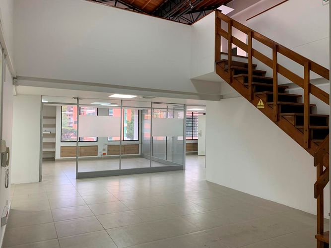 Oficina en arriendo en El Poblado, Medellín, 300 m² · foto 6 de 17