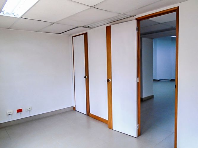 Oficina en arriendo en El Poblado, Medellín, 300 m² · foto 13 de 17