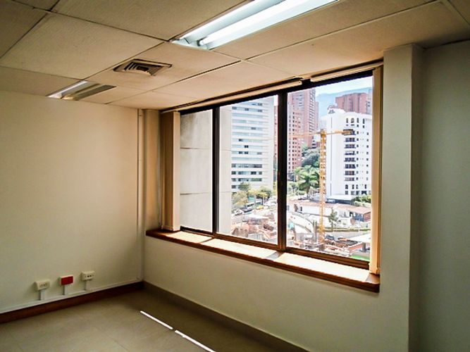 Oficina en arriendo en El Poblado, Medellín, 300 m² · foto 14 de 17