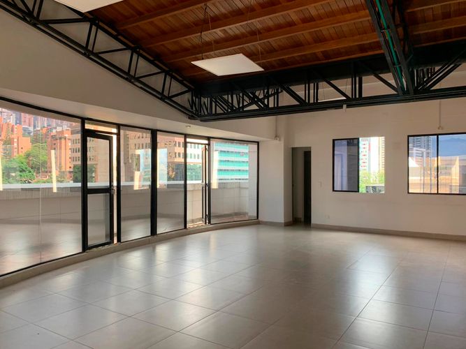 Oficina en arriendo en El Poblado, Medellín, 300 m² · foto 15 de 17