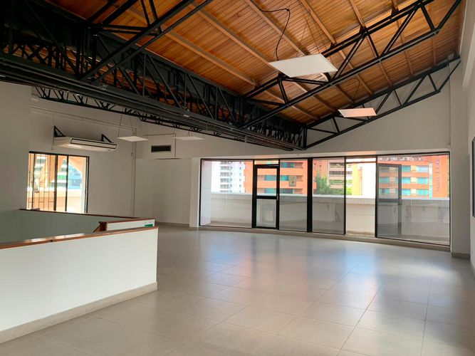 Oficina en arriendo en El Poblado, Medellín, 300 m² · foto 16 de 17
