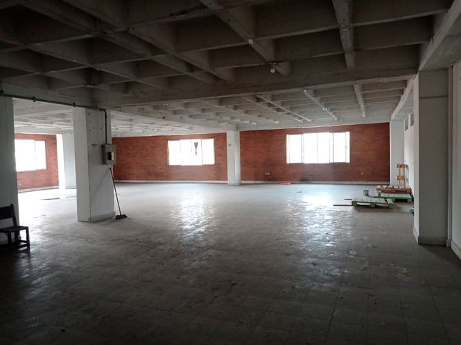 Bodega en arriendo en Cristo Rey, Medellín, 400 m² · foto 3 de 20