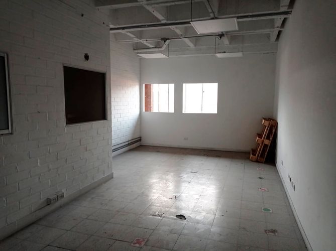 Bodega en arriendo en Cristo Rey, Medellín, 400 m² · foto 5 de 20