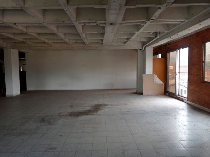 Bodega en arriendo en Cristo Rey, Medellín, 400 m² · foto 13 de 20