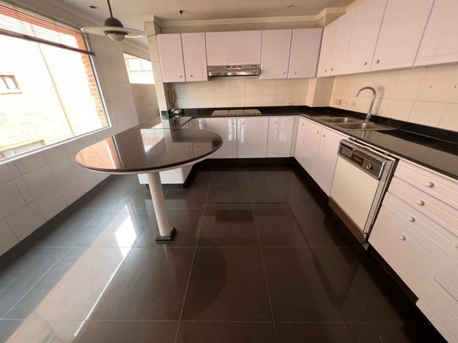 Apartamento de 4 alcobas en venta en La Cabrera, Bogotá, 325 m² · foto 6 de 24