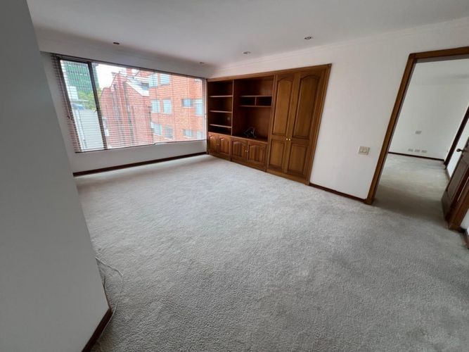 Apartamento de 4 alcobas en venta en La Cabrera, Bogotá, 325 m² · foto 8 de 24