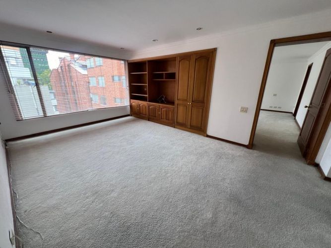 Apartamento de 4 alcobas en venta en La Cabrera, Bogotá, 325 m² · foto 11 de 24