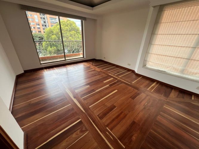 Apartamento de 4 alcobas en venta en La Cabrera, Bogotá, 325 m² · foto 18 de 24