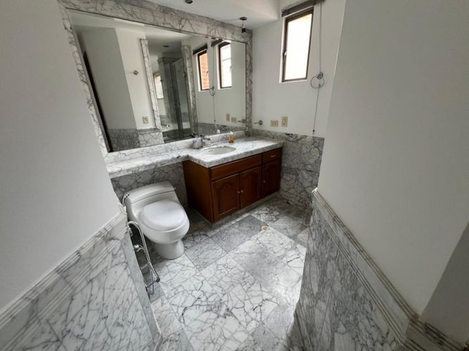 Apartamento de 4 alcobas en venta en La Cabrera, Bogotá, 325 m² · foto 23 de 24