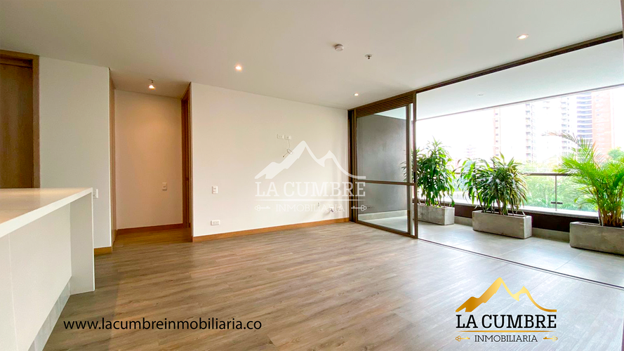 Apartamento en venta en El Poblado, Medellín · foto 2 de 11
