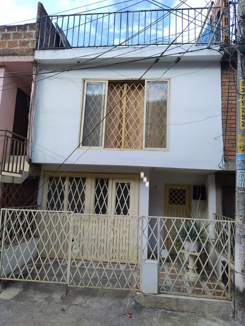 Casa de 4 alcobas en venta en Ciudadela Floralia, Cali, 195 m² · foto 2 de 15