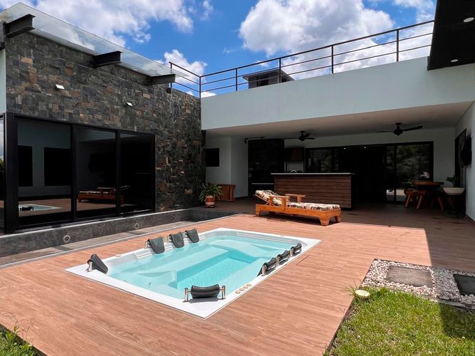 Casa de 3 alcobas en venta en Llano Grande, Rionegro, 420 m² · foto 19 de 20