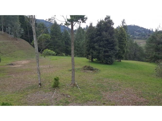 Lote en venta en Escobero, Envigado, 4272 m² · foto 2 de 10