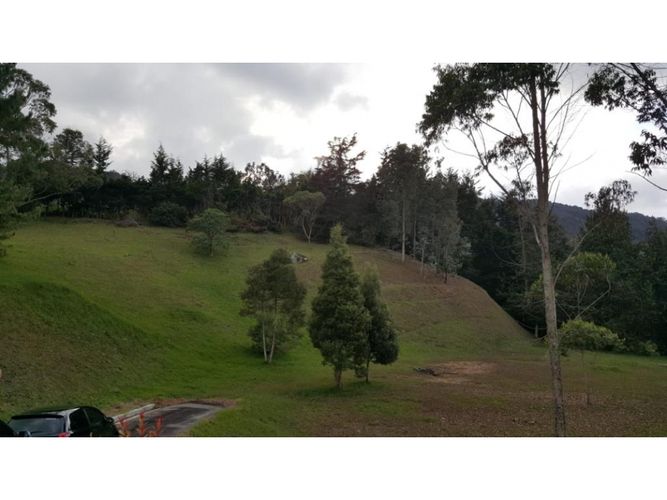 Lote en venta en Escobero, Envigado, 4272 m² · foto 4 de 10