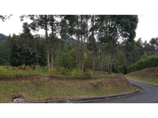Lote en venta en Escobero, Envigado, 4272 m² · foto 5 de 10