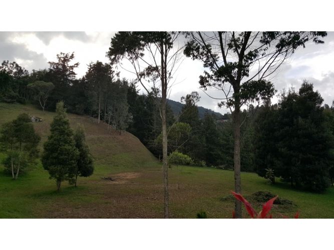 Lote en venta en Escobero, Envigado, 4272 m² · foto 8 de 10