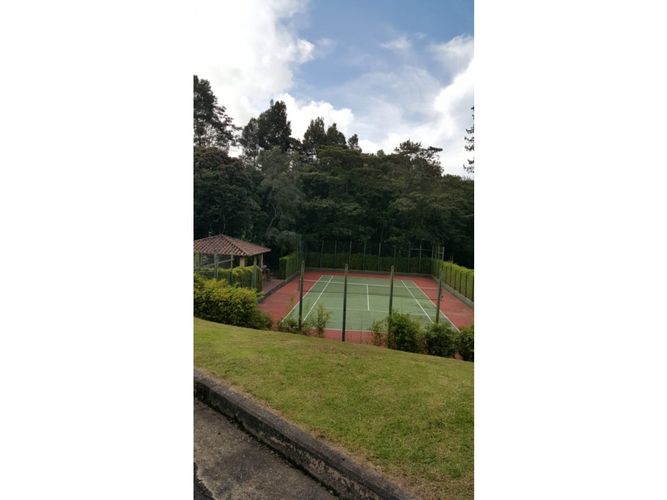 Lote en venta en Escobero, Envigado, 4272 m² · foto 10 de 10