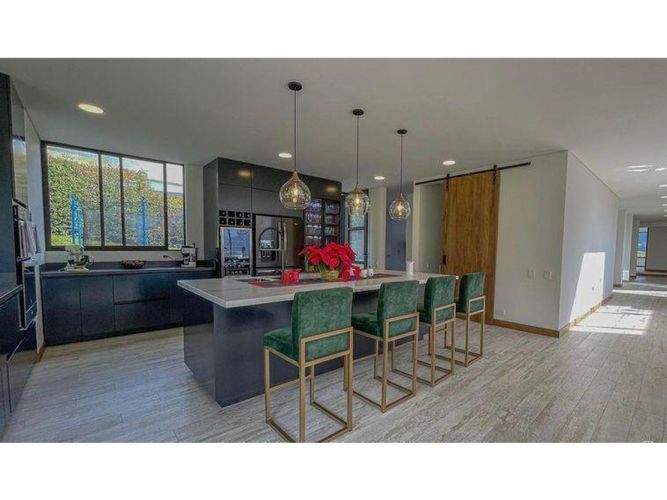Casa de 6 alcobas en venta en Llano Grande, Rionegro · foto 3 de 24