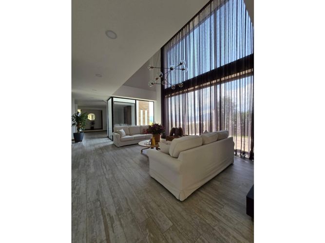Casa de 6 alcobas en venta en Llano Grande, Rionegro · foto 8 de 24