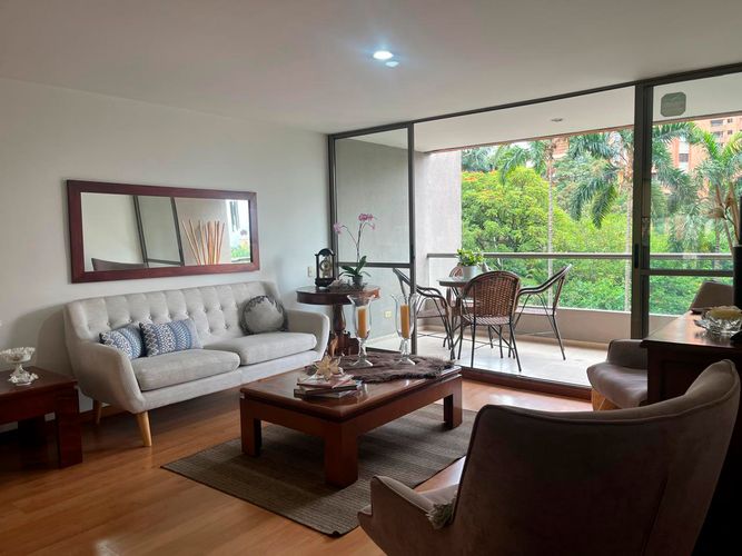 Apartamento de 3 alcobas en venta en El Poblado, Medellín, 125 m² · foto 3 de 19