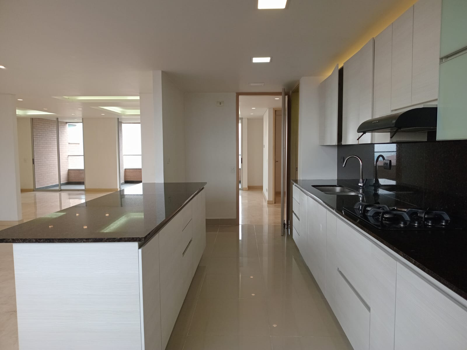 Apartamento en arriendo en El Poblado, Medellín · foto 10 de 20