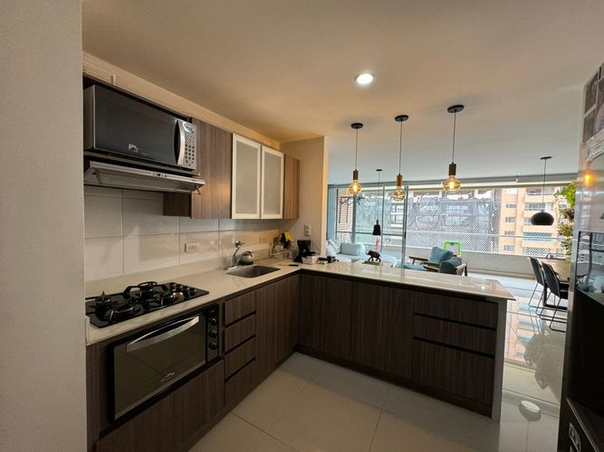 Apartamento de 3 alcobas en venta en El Poblado, Medellín, 121 m² · foto 9 de 15