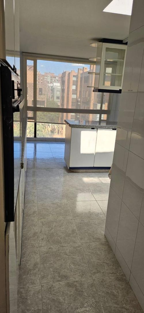 Apartamento de 3 alcobas en venta en La Carolina, Bogotá, 217 m² · foto 4 de 23
