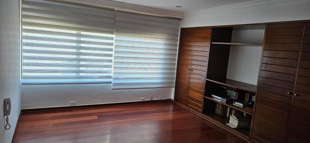 Apartamento de 3 alcobas en venta en La Carolina, Bogotá, 217 m² · foto 13 de 23