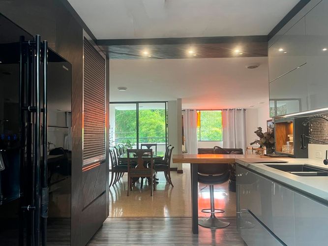 Apartamento de 3 alcobas en venta en El Poblado, Medellín, 133 m² · foto 1 de 17