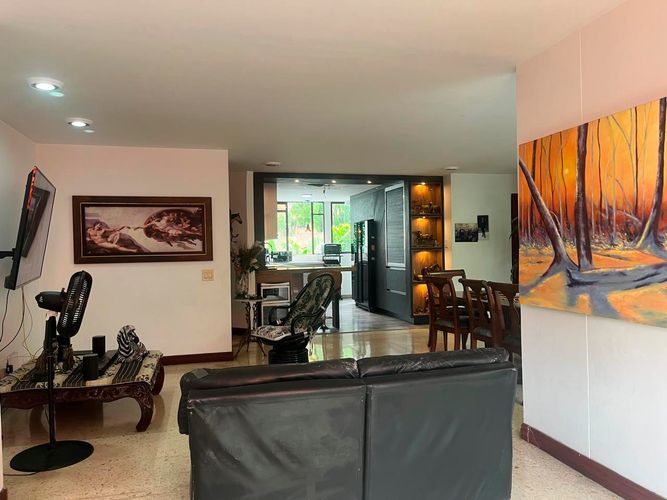Apartamento de 3 alcobas en venta en El Poblado, Medellín, 133 m² · foto 3 de 17
