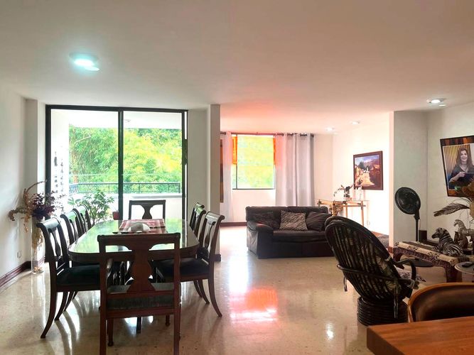 Apartamento de 3 alcobas en venta en El Poblado, Medellín, 133 m² · foto 4 de 17