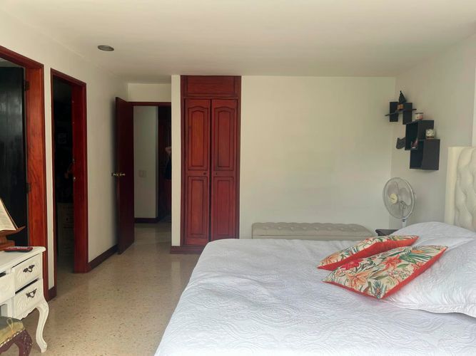 Apartamento de 3 alcobas en venta en El Poblado, Medellín, 133 m² · foto 7 de 17