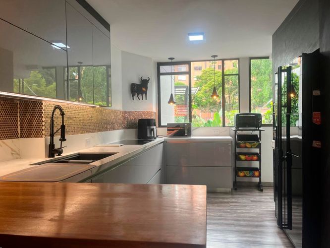 Apartamento de 3 alcobas en venta en El Poblado, Medellín, 133 m² · foto 11 de 17