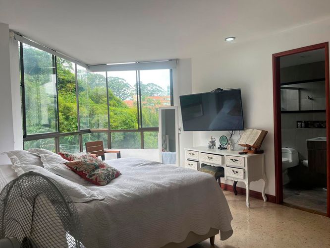 Apartamento de 3 alcobas en venta en El Poblado, Medellín, 133 m² · foto 13 de 17