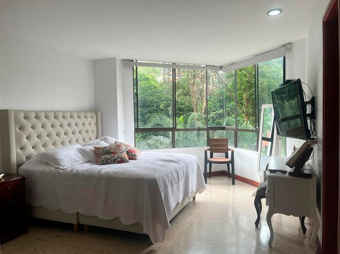 Apartamento de 3 alcobas en venta en El Poblado, Medellín, 133 m² · foto 14 de 17