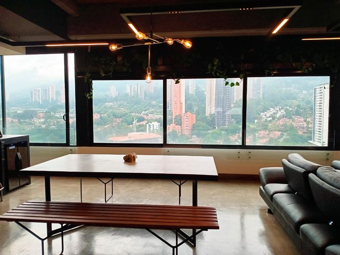 Apartamento de 2 alcobas en arriendo en El Poblado, Medellín, 190 m² · foto 4 de 18