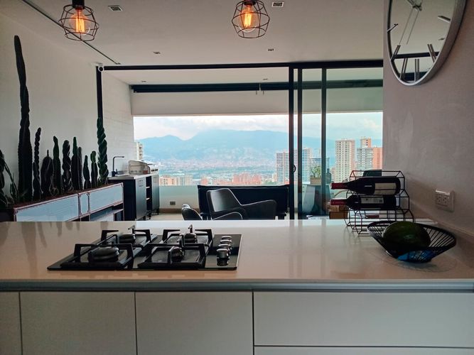 Apartamento de 2 alcobas en arriendo en El Poblado, Medellín, 118 m² · foto 9 de 16