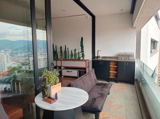 Apartamento de 2 alcobas en arriendo en El Poblado, Medellín, 118 m² · foto 11 de 16