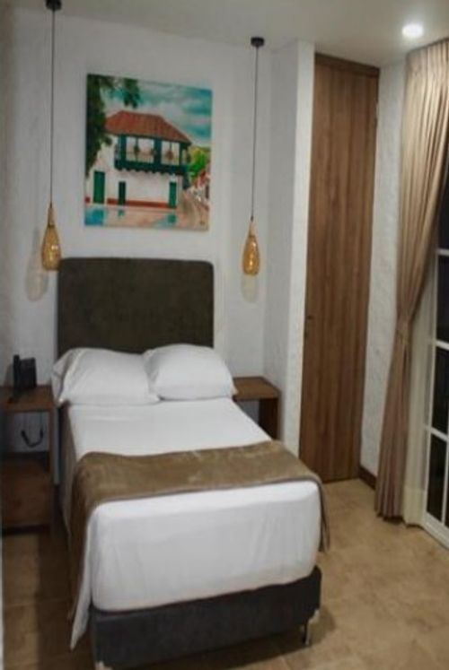 Edificio en venta en Centenario, Cali, 1075 m² · foto 15 de 21
